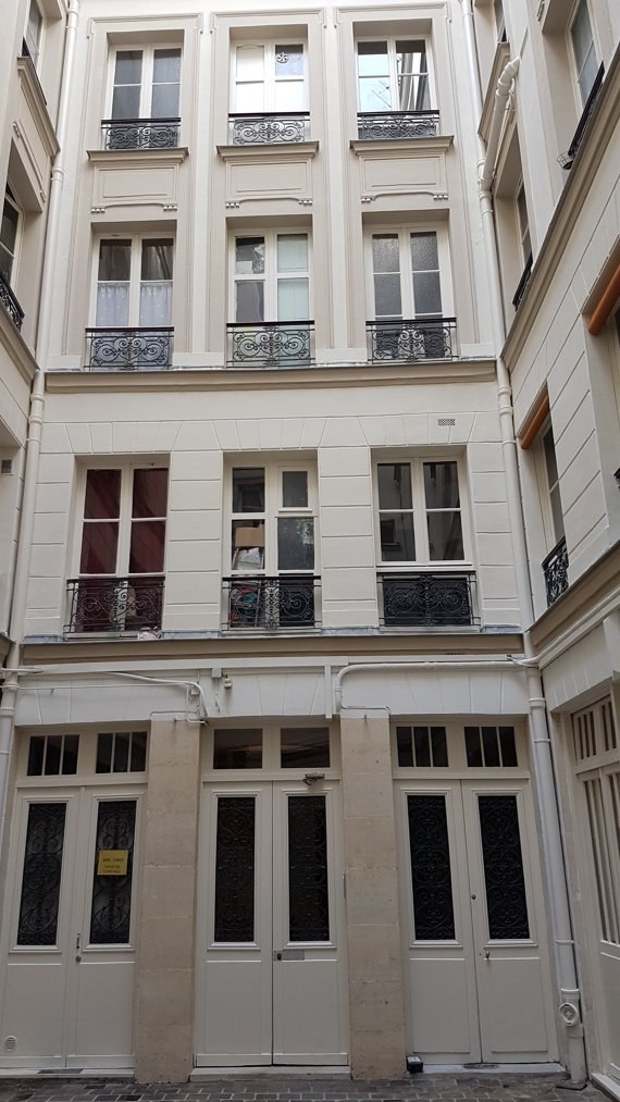 Ravalement façade immeuble parisien – cour intérieure